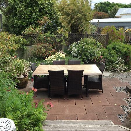 The Olive Grove Guest House Te Kopuru ภายนอก รูปภาพ