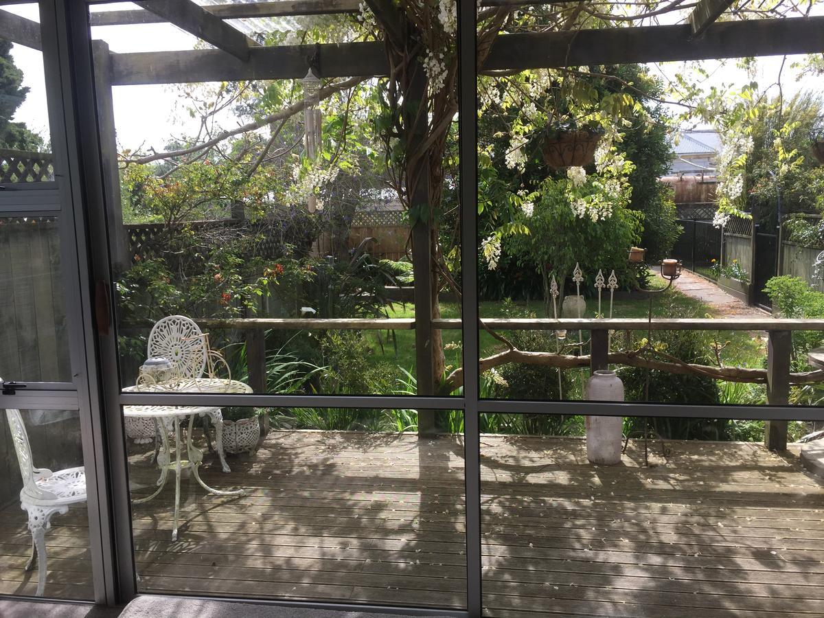 The Olive Grove Guest House Te Kopuru ภายนอก รูปภาพ