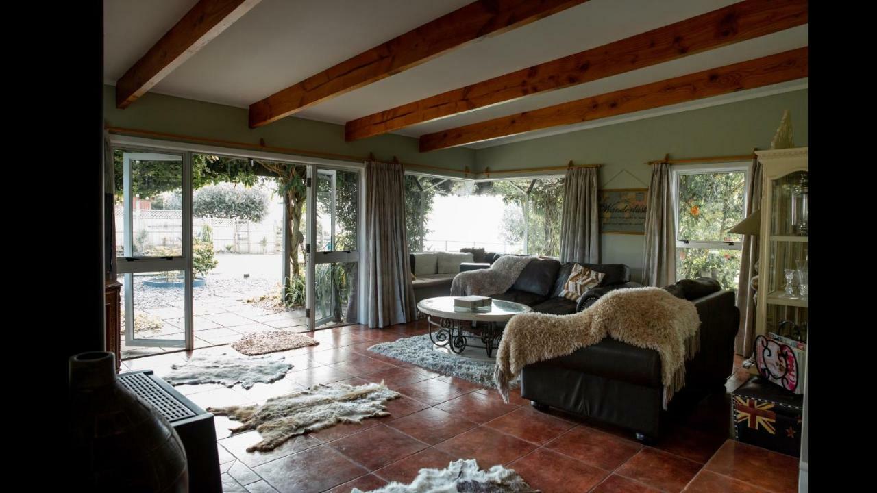 The Olive Grove Guest House Te Kopuru ภายนอก รูปภาพ