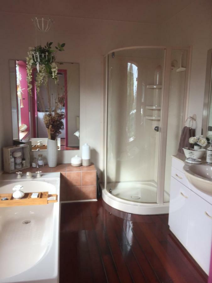 The Olive Grove Guest House Te Kopuru ภายนอก รูปภาพ